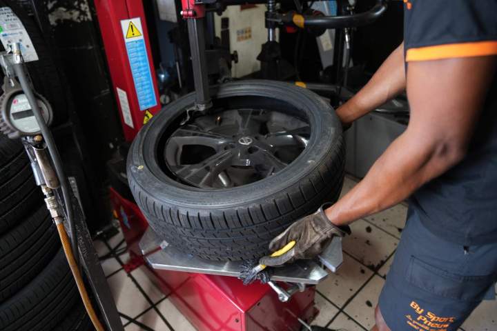 BY SPORT PNEU SARL14